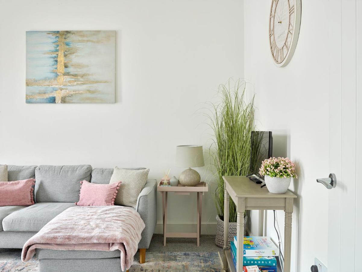 Curb Properties - Super 2 Bed Apartment 5 Min From Town Centre Cheltenham Extérieur photo